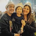 Ruben Onsu dan Sarwendah Foto Pemandangan di Burj Khalifa