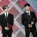 Taemin dan Minho SHINee mewakili Jonghyun menerima piala Bonsang di Golden Disc Awards 2019 divisi album fisik.