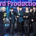 iKON Raih Piala Record Production of the Year