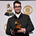 Jack Antonoff Terima Piala Best Rock Song