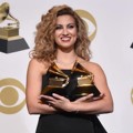 Tori Kelly Berhasil Bawa Pulang Piala Best Gospel Performance/Song dan Best Gospel Album