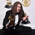 Weird Al Yankovic Raih Piala Best Boxed or Special Limited Edition Package