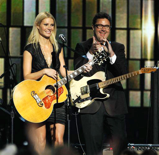 gwynneth paltrow country mudic awards gwynneth paltrow country mudic awards