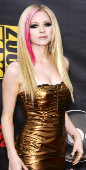 Avril Lavigne Ungkap 'What The Hell' Sebagai Single Pertama di Album Barunya