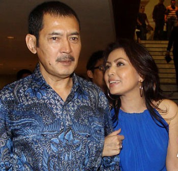 Hasil gambar untuk Mayangsari dan Bambang Trihatmodjo