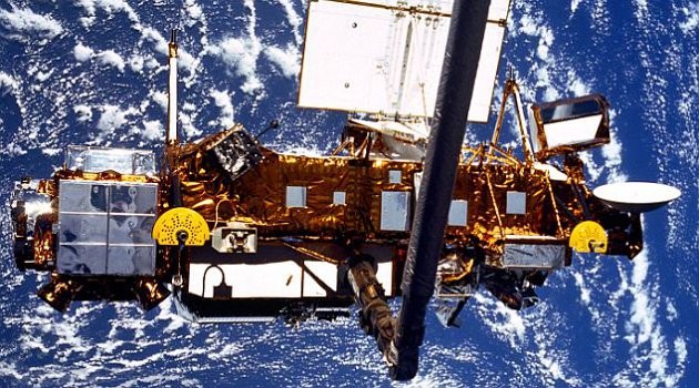 Satelit Enam Ton Bakal Menghantam Penduduk Bumi