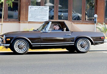 Mobil Klasik John Travolta Seharga USD 100 Ribu Dicuri