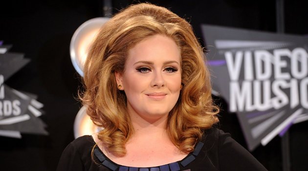 Adele Bahagia Karena Kondisi Pita Suara Semakin Pulih