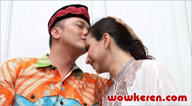 Deswita dan Ferry Maryadi Tunda Bulan Madu Demi Ibunda