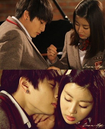 Jinwoon 2AM Cium Kang Sora di 'Dream High 2'