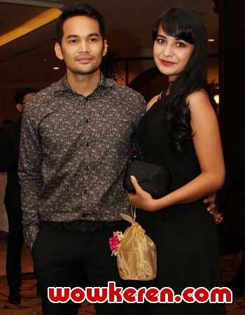Shireen Sungkar dan Teuku Wisnu Tepis Isu Menikah Tahun Ini