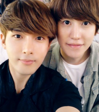 Ryeowook SuJu Pamer Foto Imut Bareng Kyuhyun