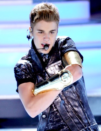 Justin Bieber Sindir Lirik One Direction di Twitter?