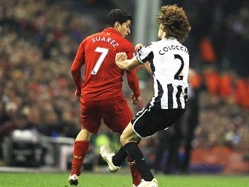 Pelatih Maklumi Insiden Luis Suarez vs Fabricio Coloccini di Premier League