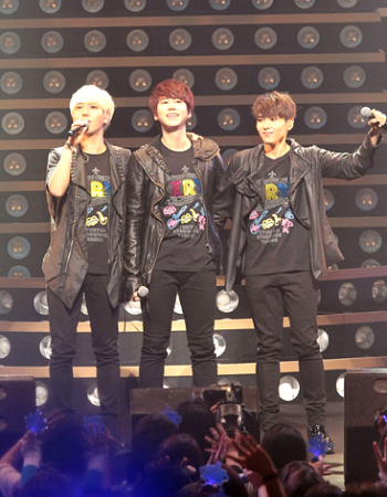 Konser Super Junior-K.R.Y. di Jepang Dihadiri 15 Ribu Fans