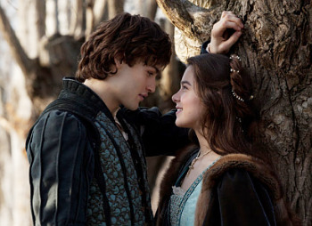 Intip Trailer Terbaru 'Romeo and Juliet' Dibintangi Hailee 