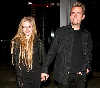 Avril Lavigne Masih Rahasiakan Tema Gaun Pengantinnya