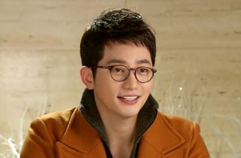 Park Shi Hoo Akan Hentikan Seluruh Aktivitasnya Hingga Akhir Tahun