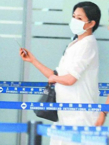 Terlalu Senang, Alasan Barbie Hsu Tak Sembunyikan Kehamilannya