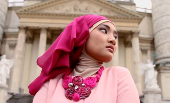 Fatin Rilis Video Musik 'Cahaya di Langit Itu'