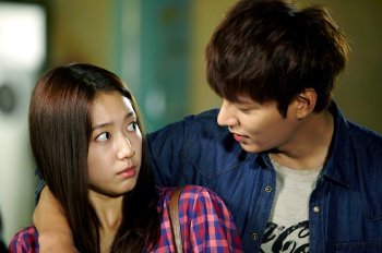 Park Shin Hye Akui Kaget Dicium Bersemangat Lee Min Ho