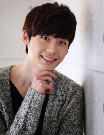 Lee Jong Suk Ternyata Takut Serangga