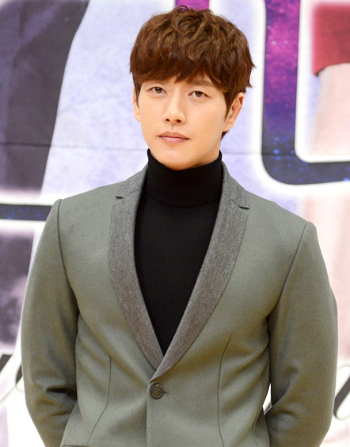 Bikin Depresi, Park Hae Jin Ancam Gugat Penyebar Rumor
