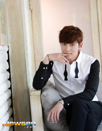 Ji Chang Wook Akui Kesulitan Ngobrol Pertama Ketemu Ha Ji Won