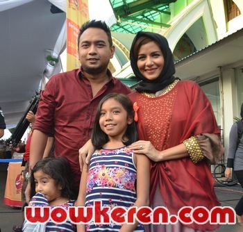 Bebi Romeo dan Meisya Siregar Ajarkan Anak Arti Sedekah