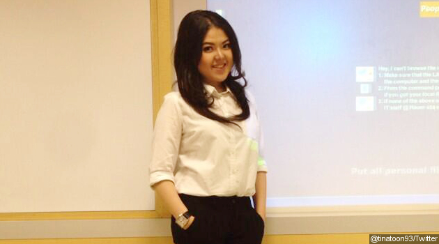 Tina Toon Bangga Lulus Sarjana Jurusan Sistem Informasi