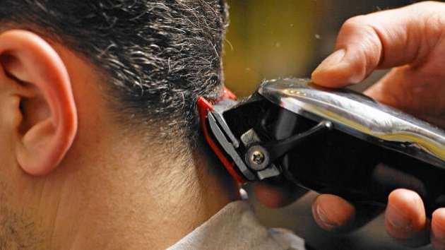 Kota di  Alaska Pegang Rekor Potong  Rambut  Pria  Termahal