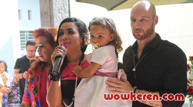 Syukuran Rumah Baru, Melaney Ricardo Undang Anak-Anak Penderita Kanker