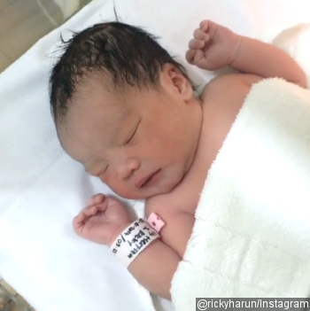 Ricky Harun Sambut Kelahiran Anak Pertama