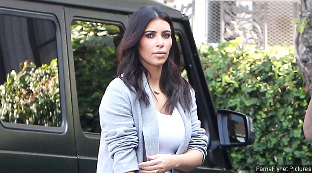 Kim Kardashian Pamer Pantat Polos di Majalah Paper