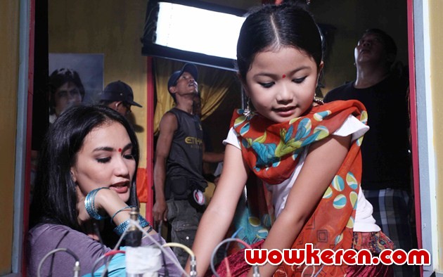 anak anak kecil menggoncangkan ibunya lirik