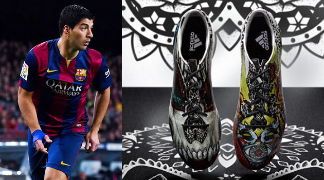 Kerennya Luis Suarez Dapat Sepatu Adidas Bertato Love  or 