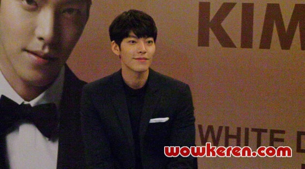 Kim Woo Bin Akui Merasa Cocok Memakai Busana Apapun