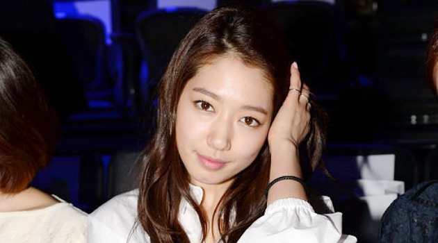 Ini Cara Park Shin Hye Punya Rambut Pendek Tanpa Dipotong