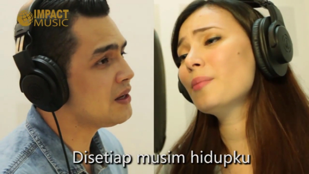 Asmirandah Gandeng Jonas Rivanno di MV Religi 'Yesus Aku Cinta'