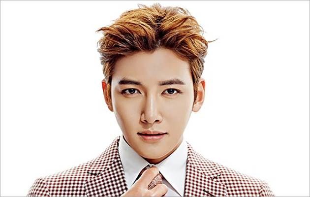 Pose Macho Tanpa Habis Ji Chang Wook di Majalah Hong Kong