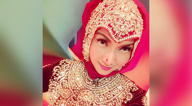 Indahnya Kaftan Bertabur Kristal Swarovski Milik Roro Fitria