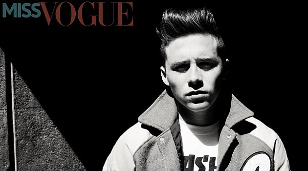 Brooklyn Beckham Pasang Muka Pilu Disandari Cewek untuk Miss Vogue