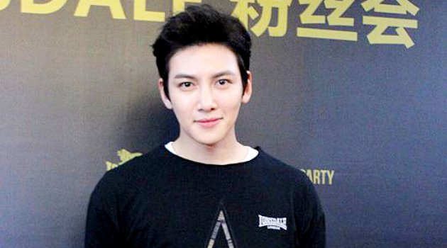 Pose Keren di Video Iklan, Ji Chang Wook Siap Bikin Fans Meleleh