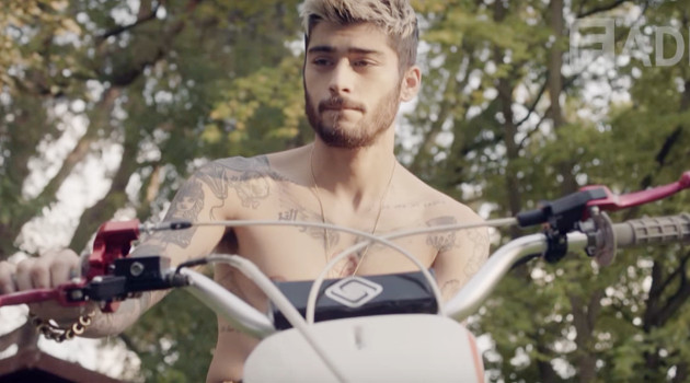Bahas 1D, Zayn Malik Topless Ganteng di Preview Single Solo 'Befour'