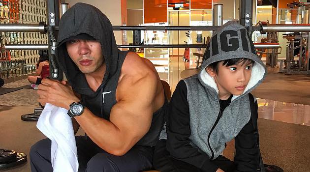Suruh Anak Pulang Sekolah Jalan Kaki Deddy Corbuzier Suruh Anak Pulang Sekolah Jalan Kaki Deddy Corbuzier