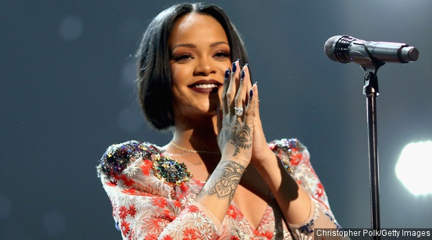Mengaku Sakit, Rihanna Justru Twerking Saat Rayakan Ultah