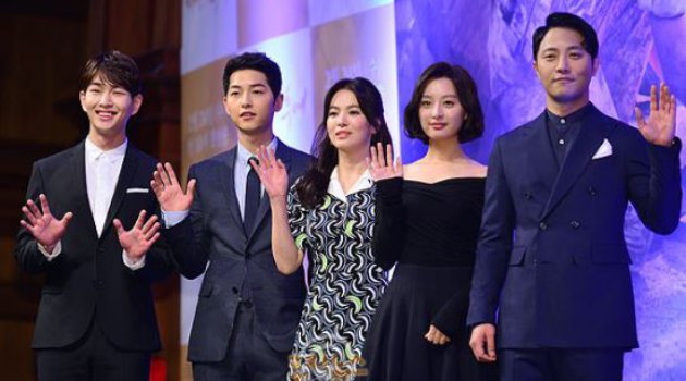 Pakai Setelan Jas, Song Joong Ki cs Kece di Jumpa Pers 'Descendants of the Sun'