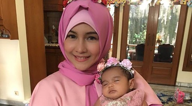 Gelar Aqiqah Anak Kedua, Intan Nuraini Mantab Berhijab