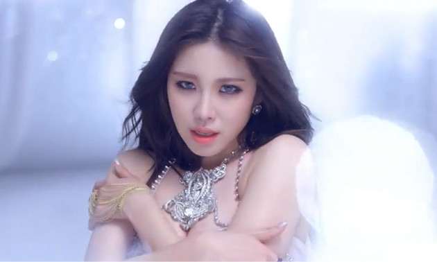 Wah, Intip Hyosung Secret Tampil Topless di MV 'Find Me'