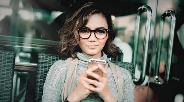 Tampil Cantik dengan Gaun Terbuka, Rina Nose Malah Banjir ...